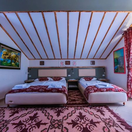 Oda'S Room Sarande Bagian luar foto
