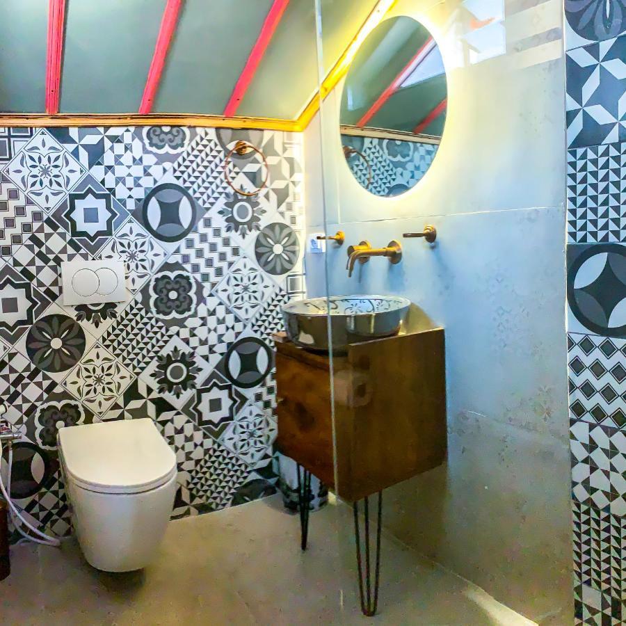 Oda'S Room Sarande Bagian luar foto