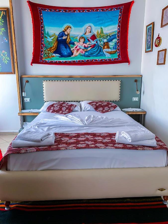 Oda'S Room Sarande Bagian luar foto