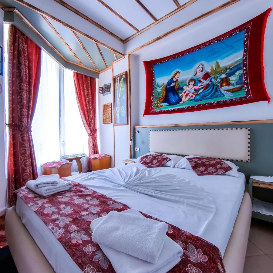 Oda'S Room Sarande Bagian luar foto