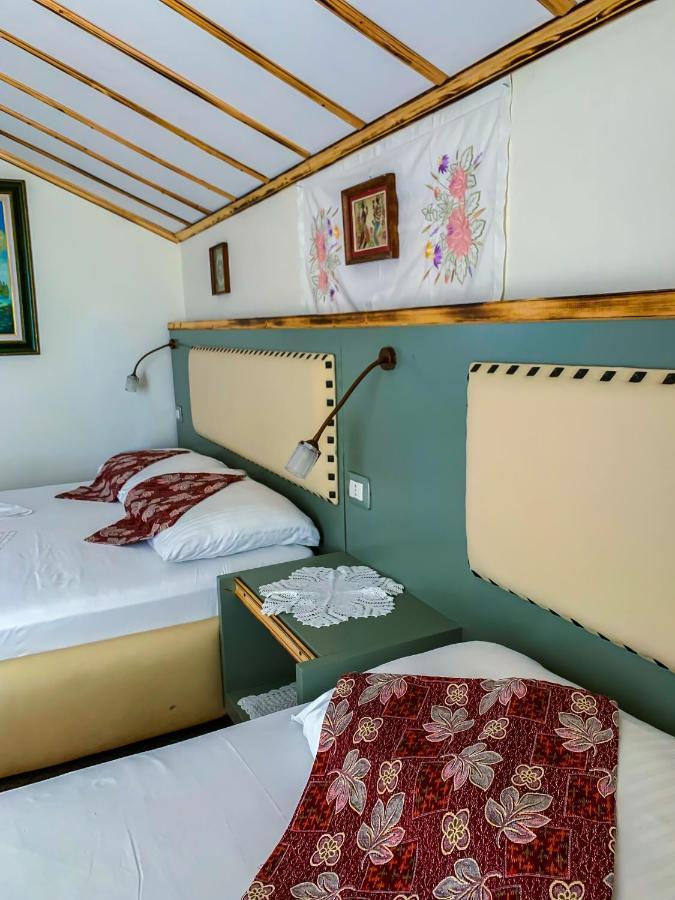 Oda'S Room Sarande Bagian luar foto