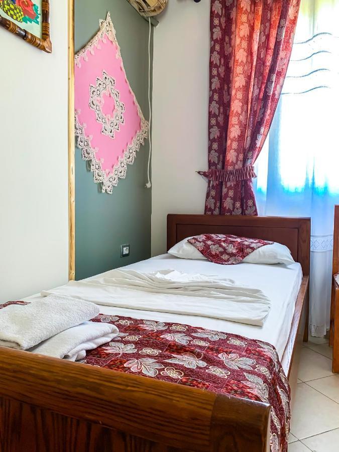 Oda'S Room Sarande Bagian luar foto
