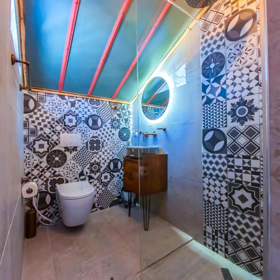 Oda'S Room Sarande Bagian luar foto
