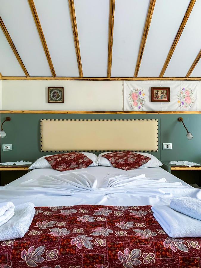 Oda'S Room Sarande Bagian luar foto